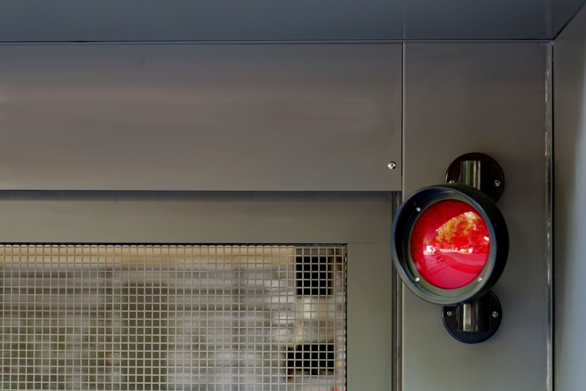 Warnleuchte bei sich schließendem Sektionaltor Ampelwarnleuchte für Tiefgaragentor von Christensen