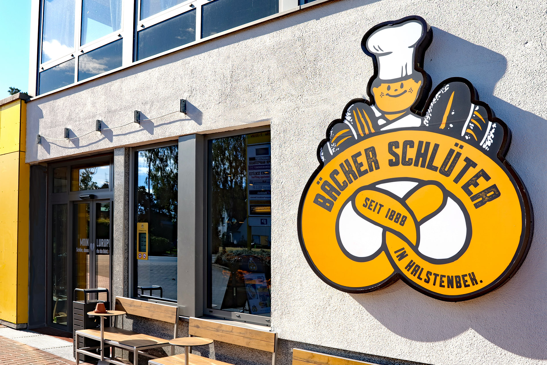 Die Bäckerei Schlüter aus Halstenbek nutzt immer häufiger Automatiktüren von Christensen aus Schenefeld für ihre Ladengeschäfte.